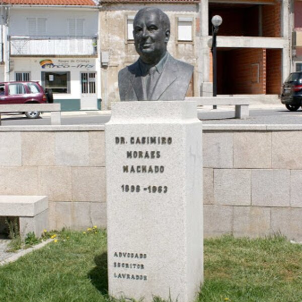 Busto de dr. casimiro moraes machado