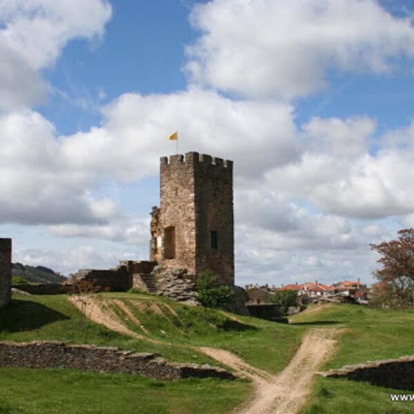 Mogadouro - castelo (monumento nacional) (1)