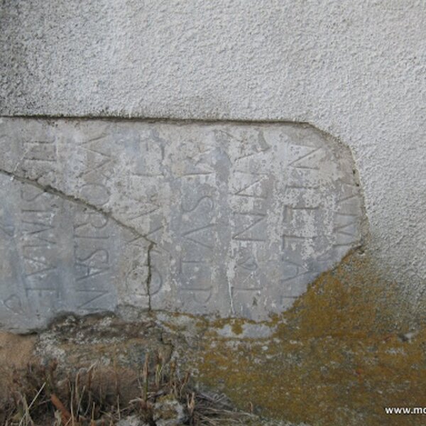 Saldanha - estelas romanas - capela de santa marinha (1)