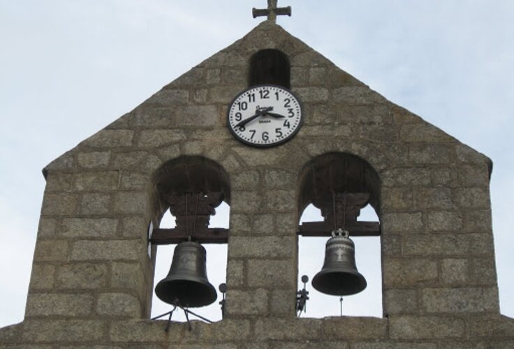 Urrós - campanário da igreja (caracteristíco da arquitectura religiosa de trás-os-montes)