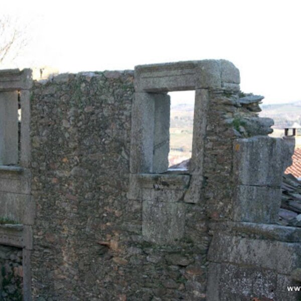 Mogadouro - ruínas do solar dos pegados iii