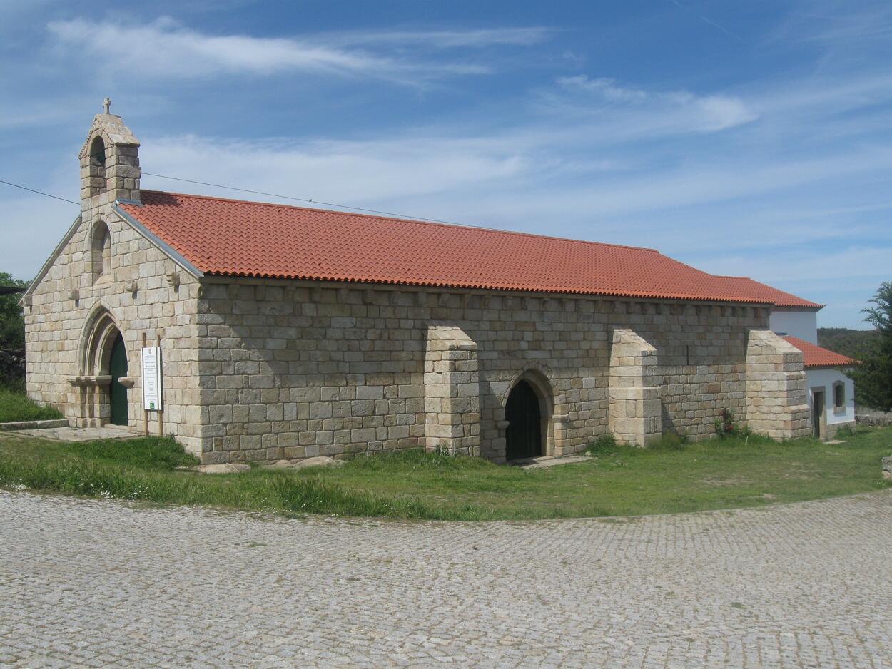 Igreja de Algosinho